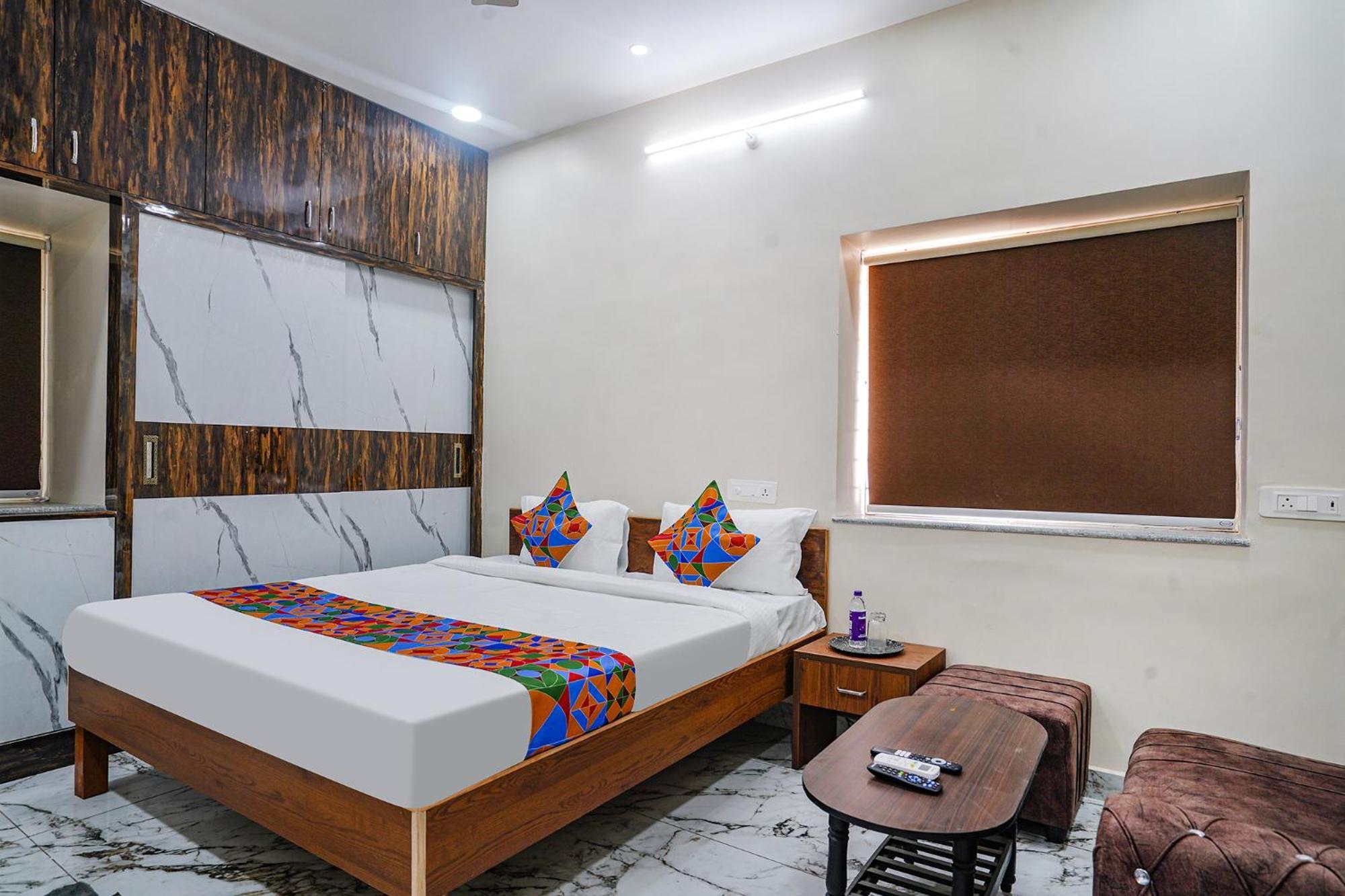 Fabhotel Perams Grand Inn - Hitech City Hyderabad Exteriör bild