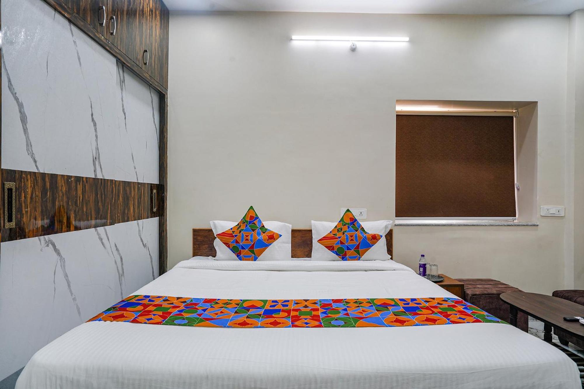 Fabhotel Perams Grand Inn - Hitech City Hyderabad Exteriör bild