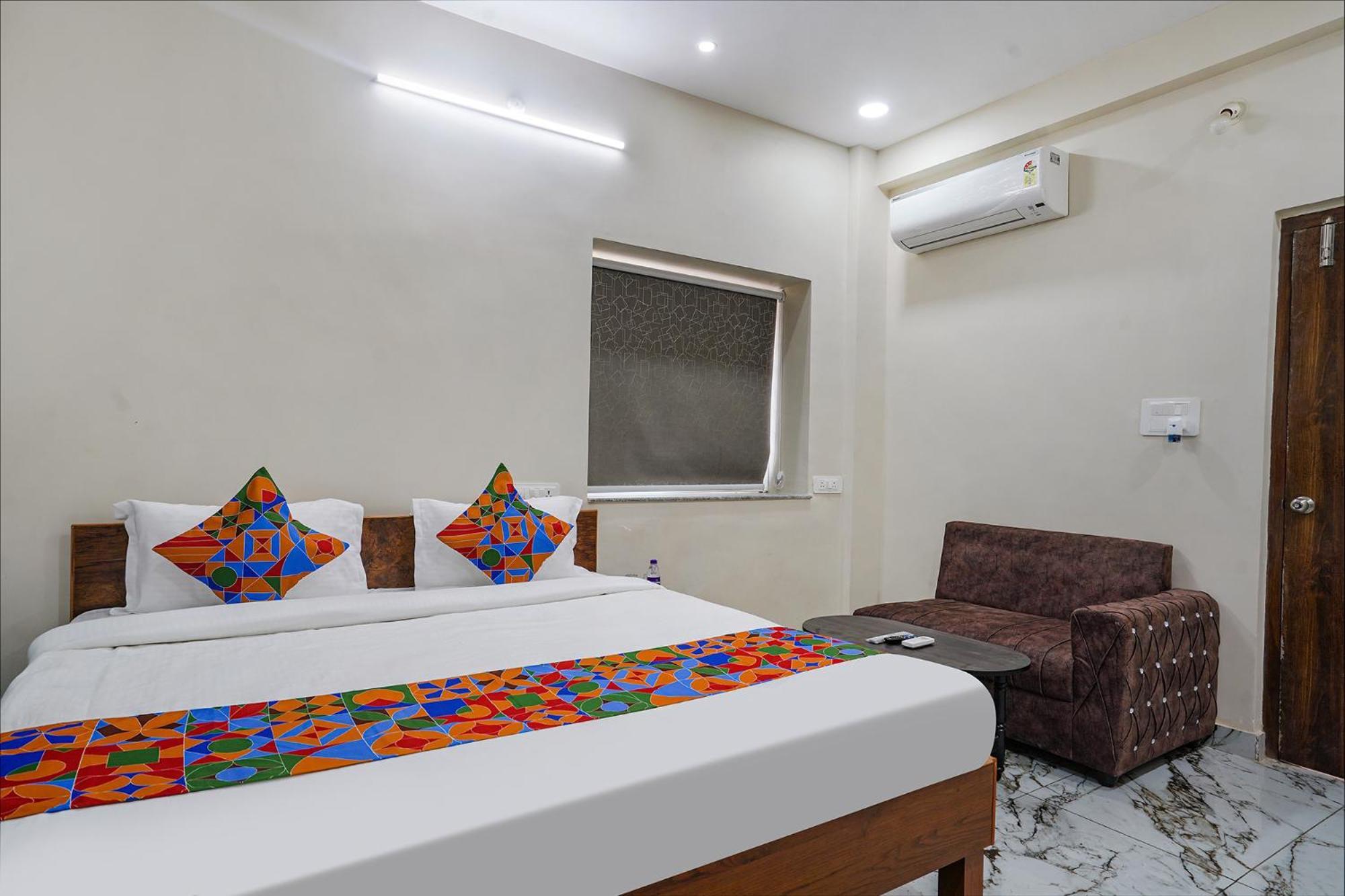 Fabhotel Perams Grand Inn - Hitech City Hyderabad Exteriör bild